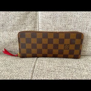 Louis Vuitton Zippy Wallet